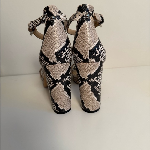 Nine West Black and Cream Snakeskin Heels with Ankle Strap size 10 New in box - Picture 2 of 7